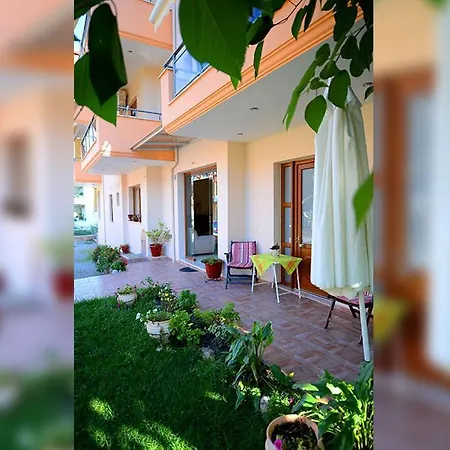 Artemis Hotel *